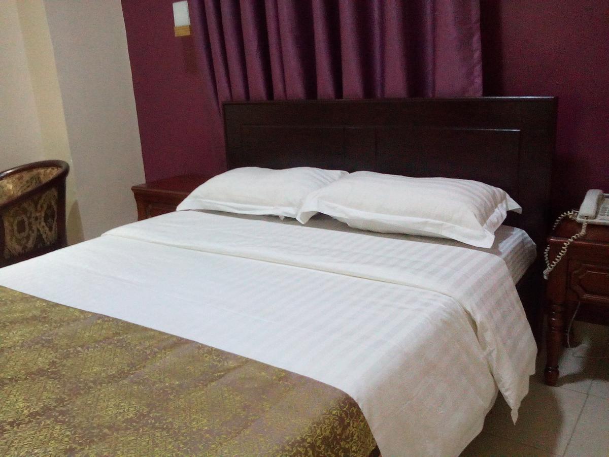 Diamonds Hotel Kampala Buitenkant foto
