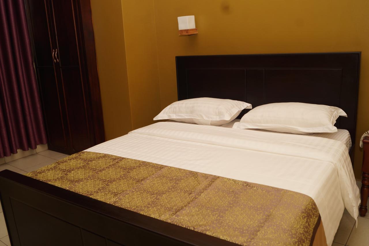 Diamonds Hotel Kampala Buitenkant foto