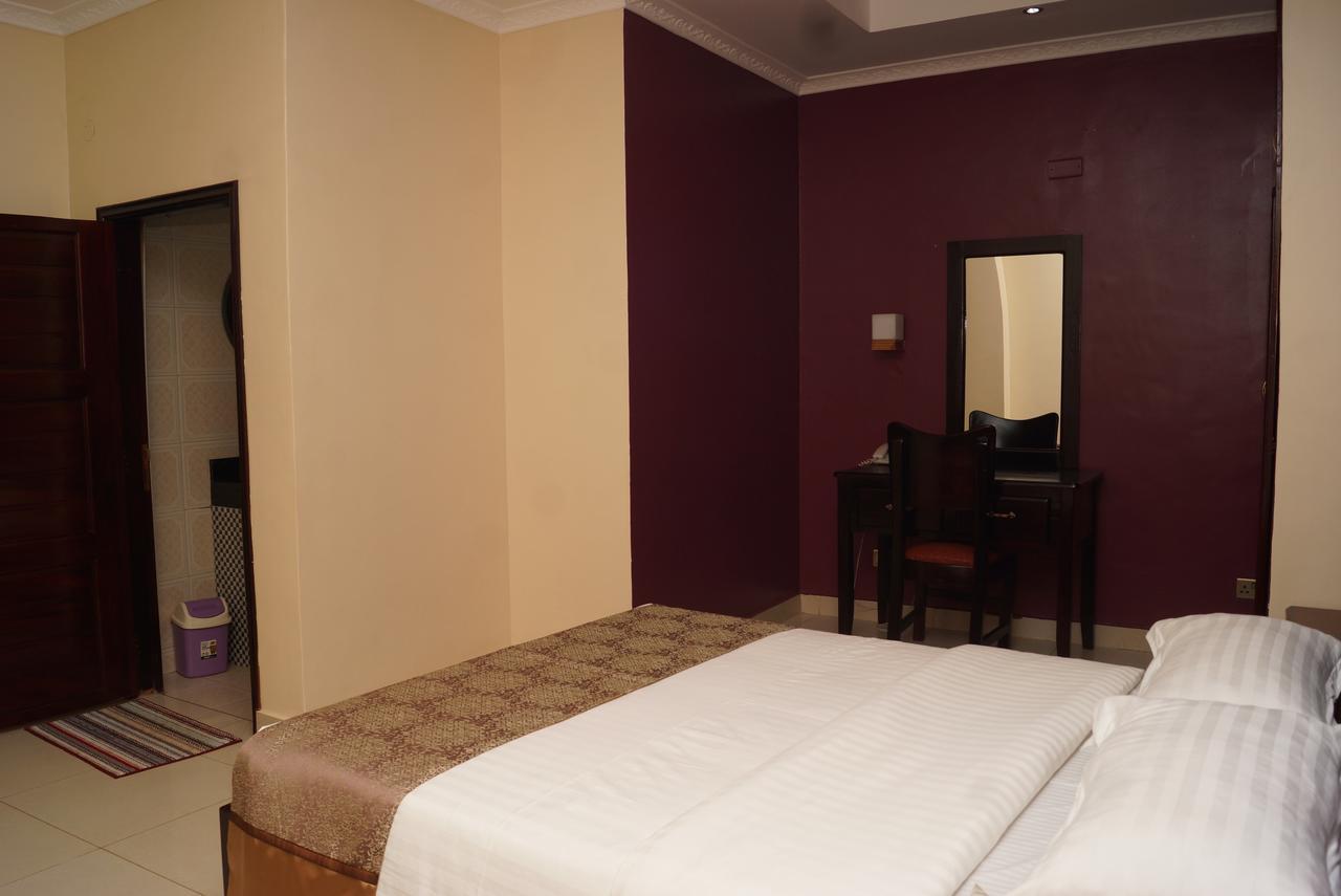 Diamonds Hotel Kampala Buitenkant foto