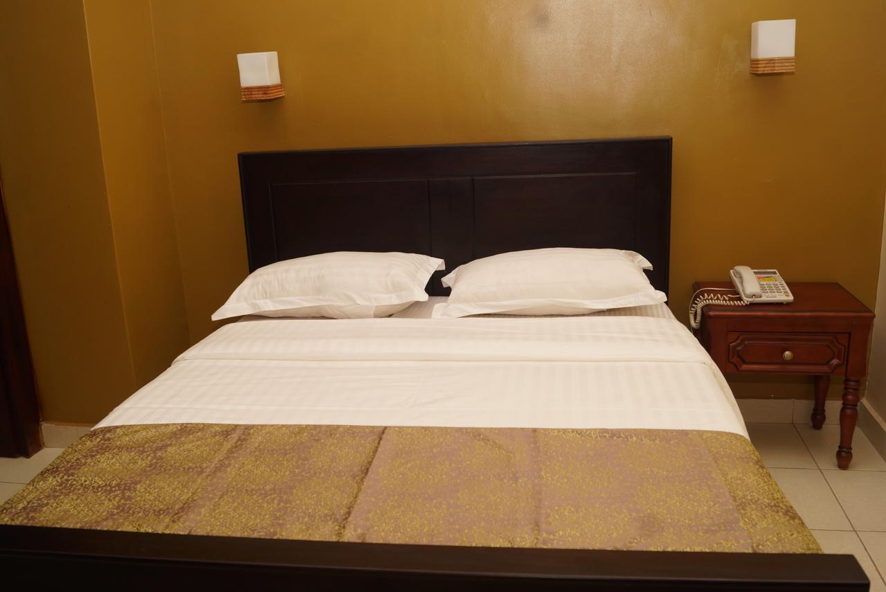 Diamonds Hotel Kampala Buitenkant foto