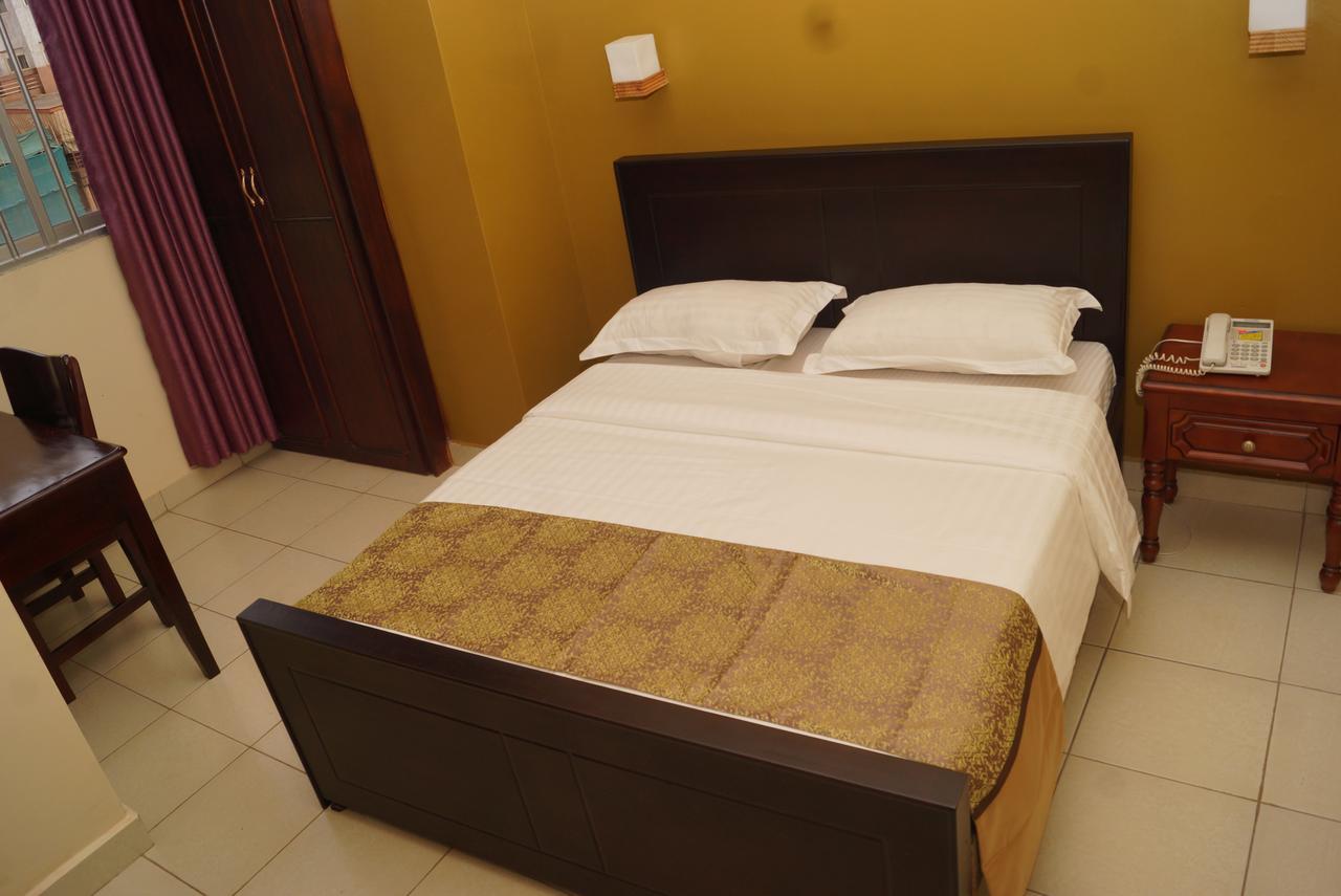 Diamonds Hotel Kampala Buitenkant foto