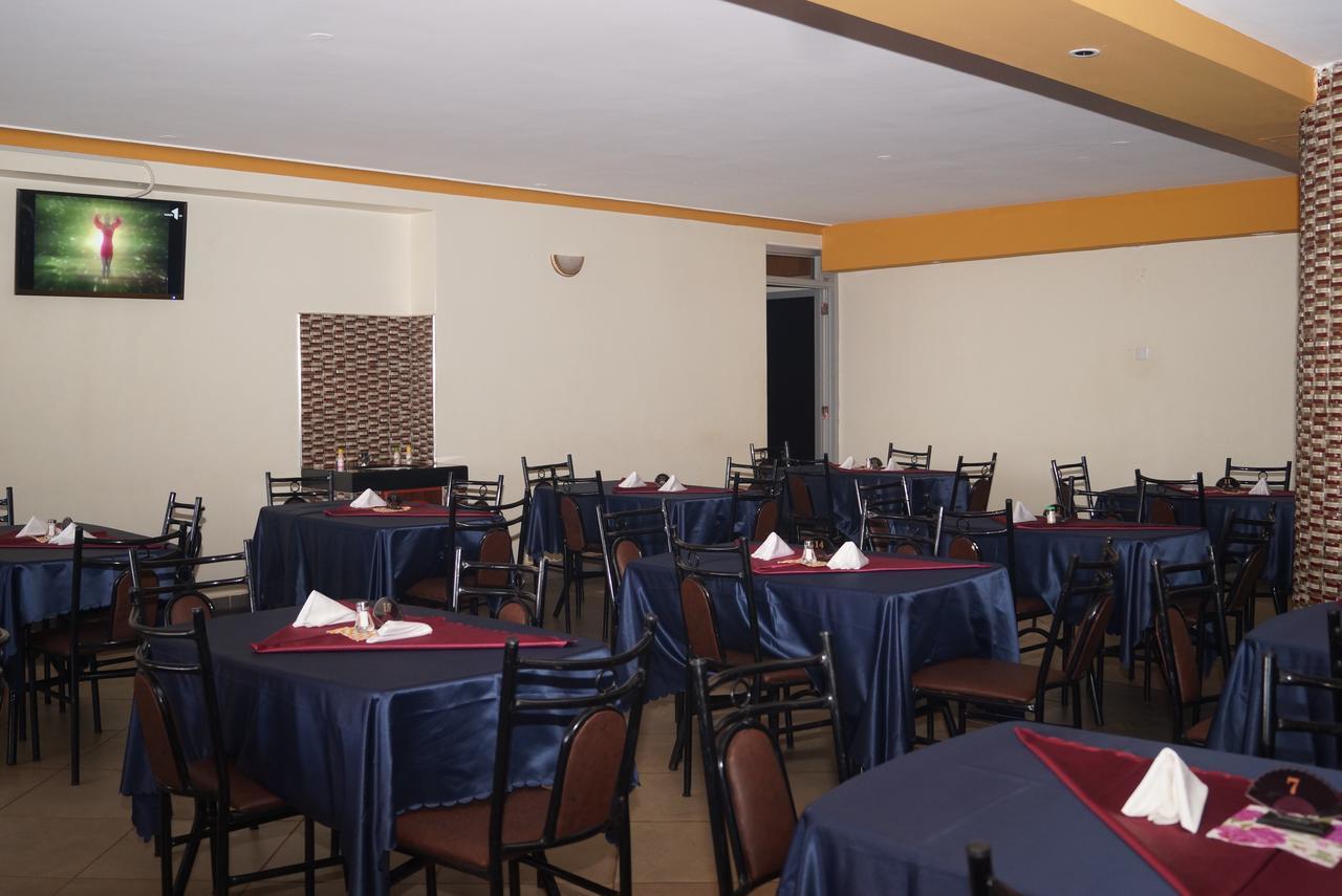 Diamonds Hotel Kampala Buitenkant foto