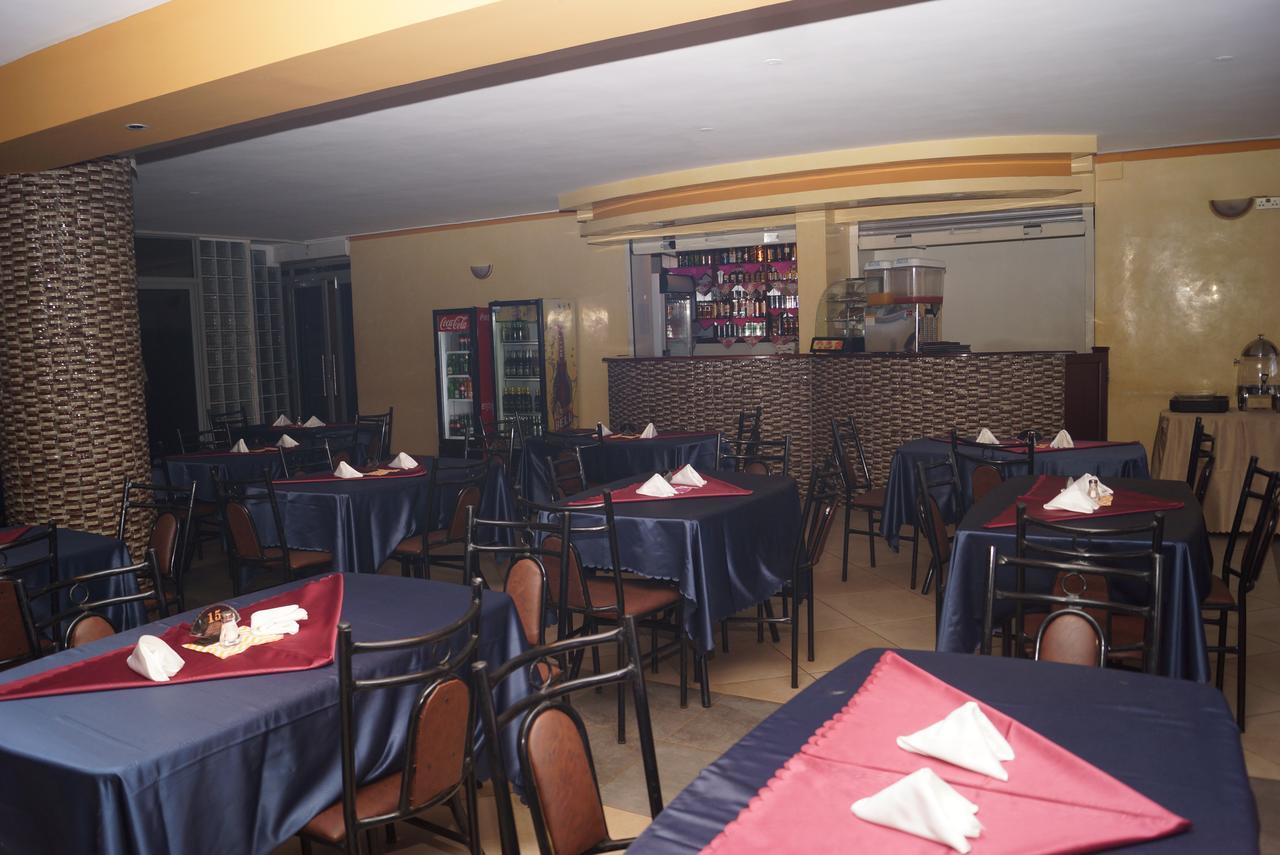 Diamonds Hotel Kampala Buitenkant foto