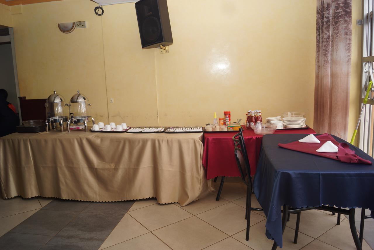 Diamonds Hotel Kampala Buitenkant foto