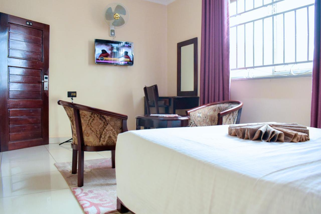 Diamonds Hotel Kampala Buitenkant foto