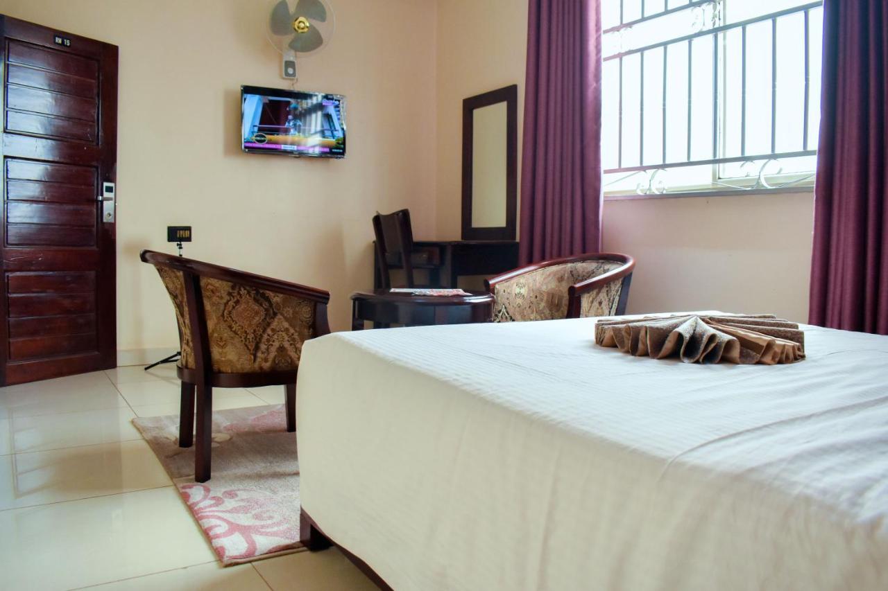 Diamonds Hotel Kampala Buitenkant foto