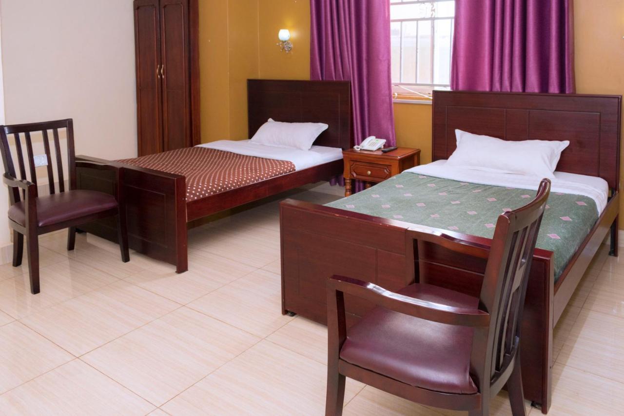 Diamonds Hotel Kampala Buitenkant foto