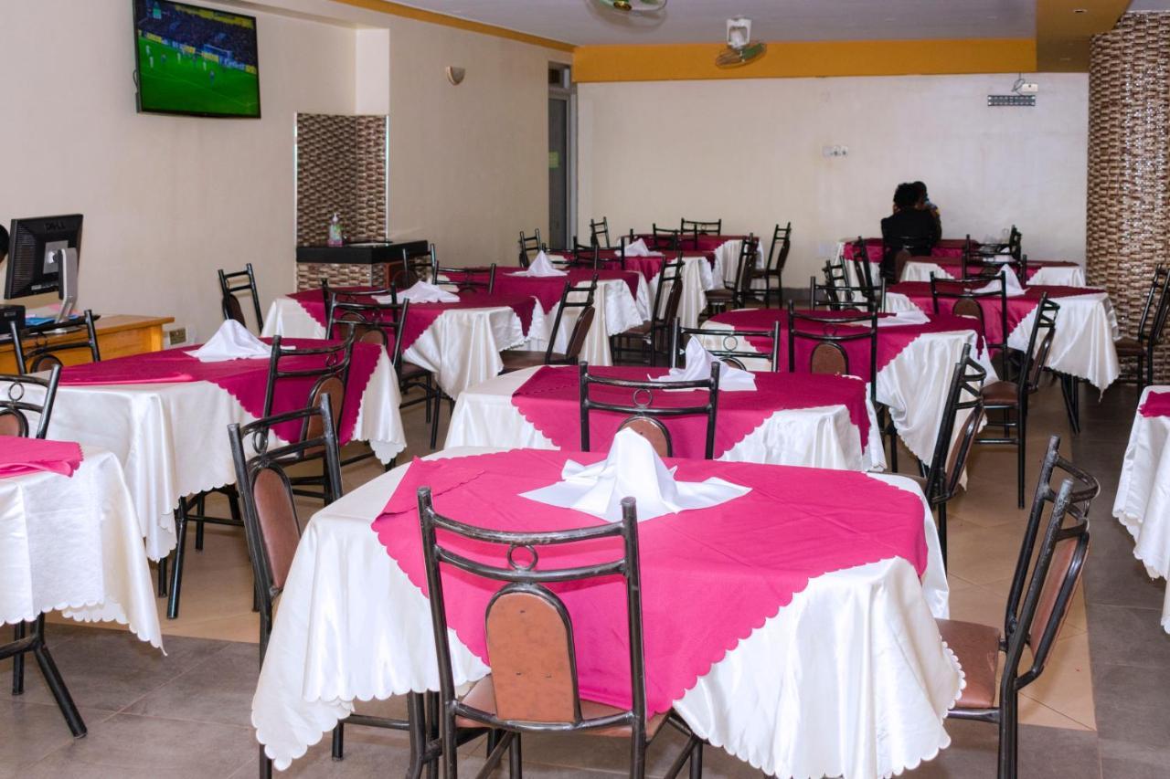 Diamonds Hotel Kampala Buitenkant foto