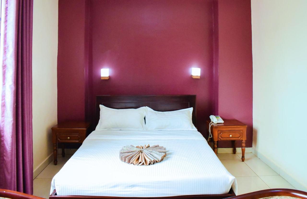 Diamonds Hotel Kampala Buitenkant foto